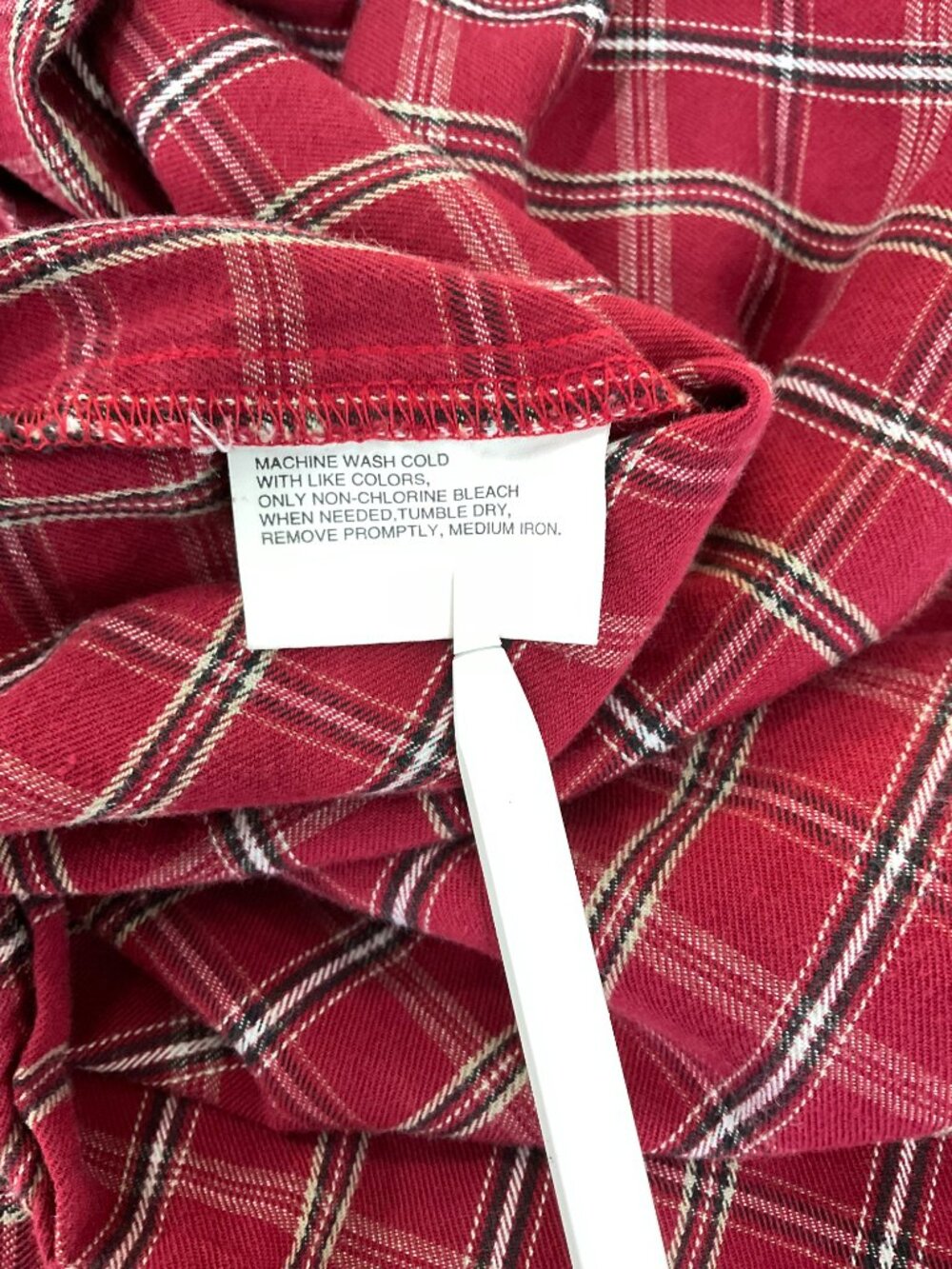 Wrangler Men’s XL Red Plaid Collarless Western Button Shirt - Picture 6 of 6